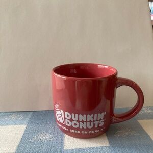Dunkin' Donuts "AMERICA RUNS ON DUNKIN"  Pink Pearl 2014 Mug